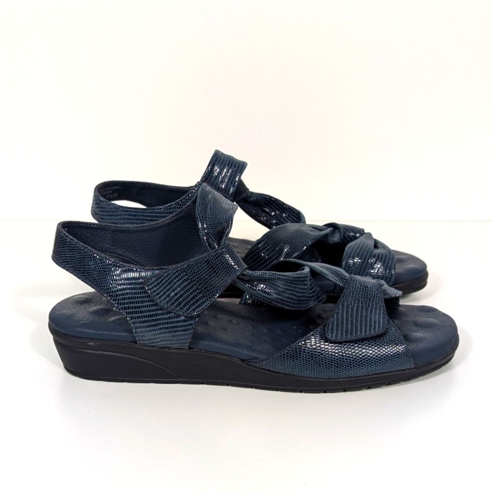 Elites by Walking Cradles Navy Leather Sandals Women's 9.5 Wide